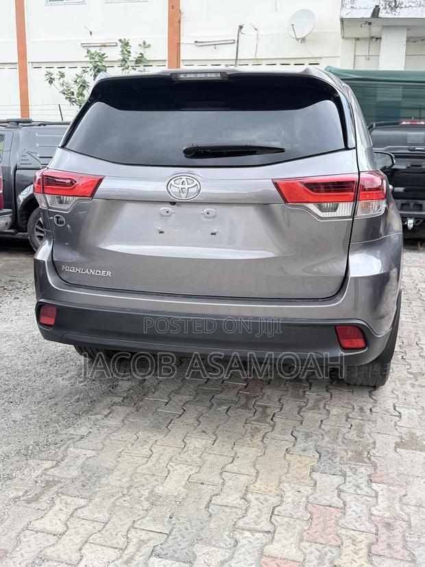 Toyota Highlander 2018 Gray