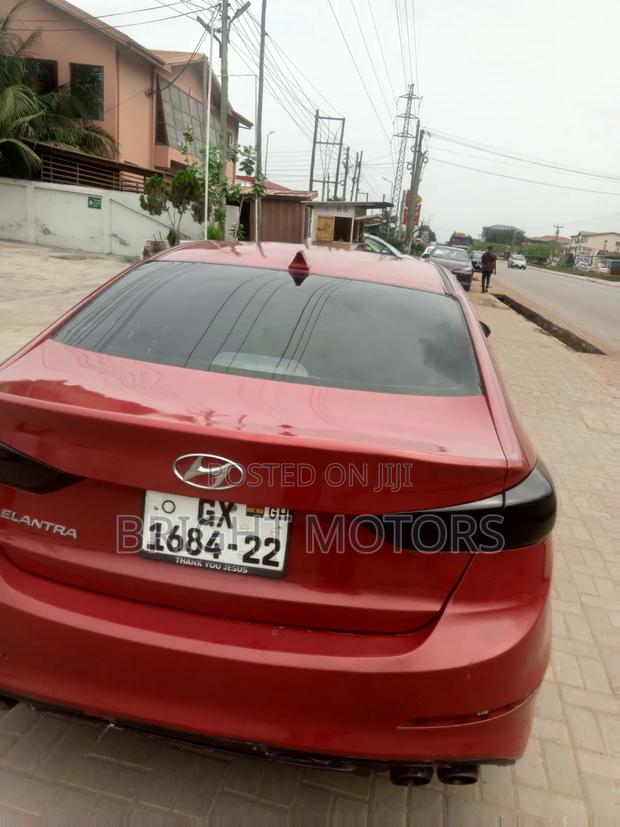 Hyundai Elantra ECO 2018 Red