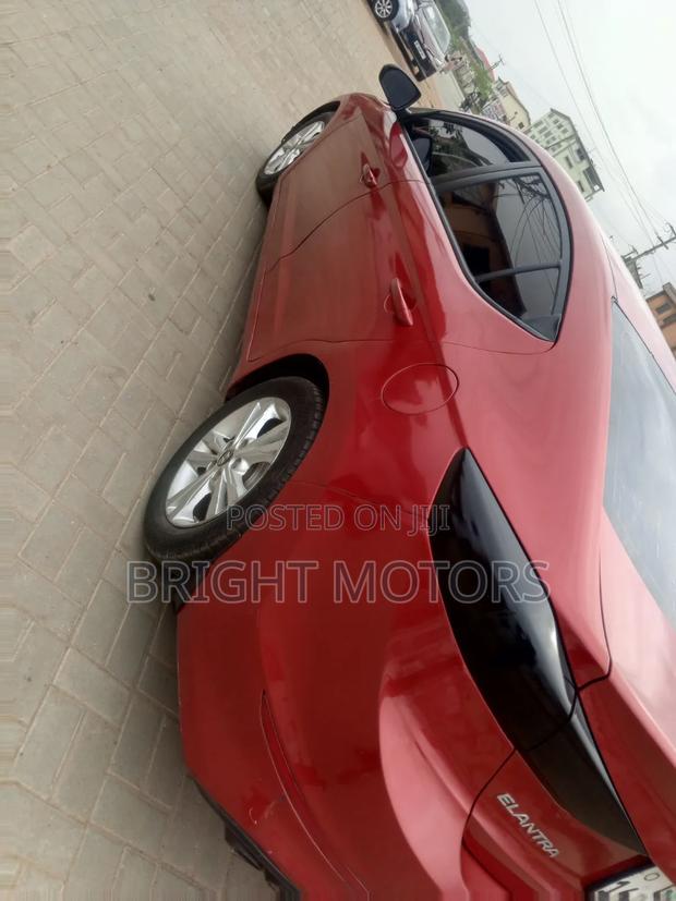 Hyundai Elantra ECO 2018 Red