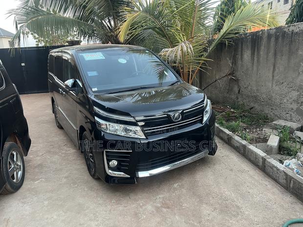 Toyota Voxy ZS Kirameki 2WD 8-Seater 2015 Black