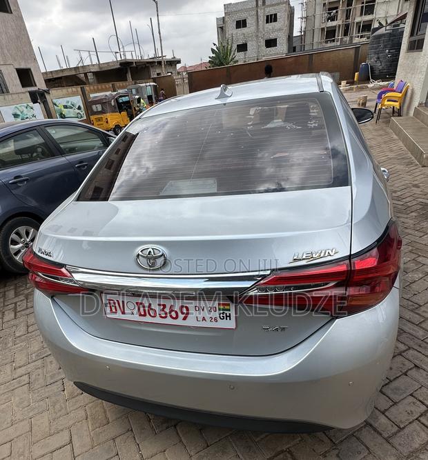 Toyota Corolla 2018 Silver