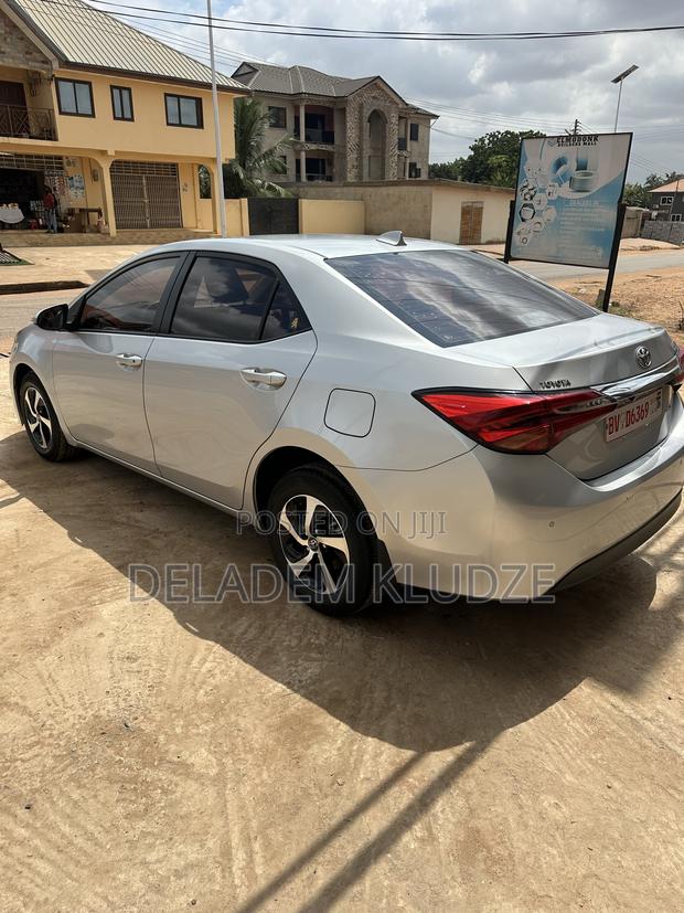 Toyota Corolla 2018 Silver