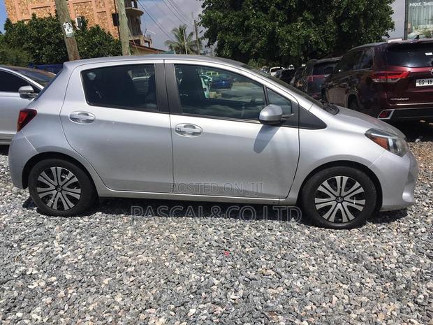 Toyota Yaris SE Hatchback 5dr 2017 Silver