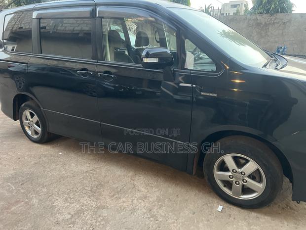 Toyota Voxy ZS Kirameki II 2WD 8-Seater 2009 Black