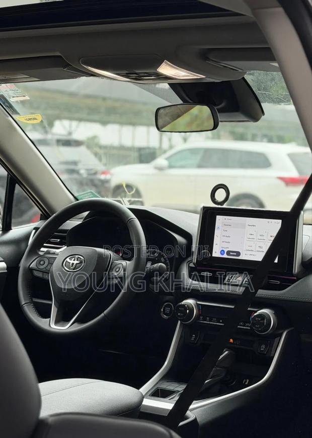 Toyota RAV4 2025 Gray