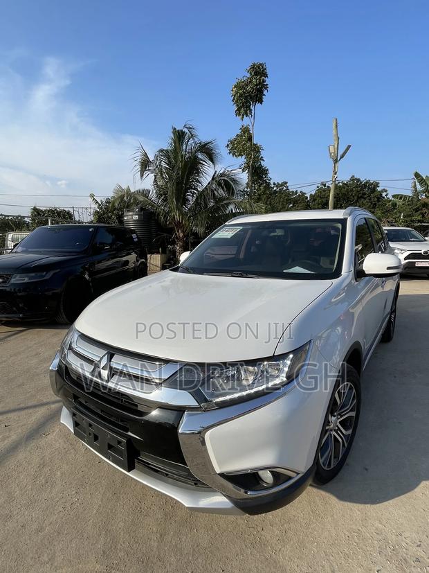 Mitsubishi Outlander LE S-AWC 2020 White