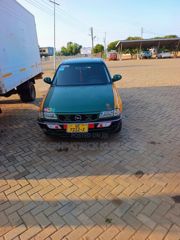 Opel Astra 1997 Green