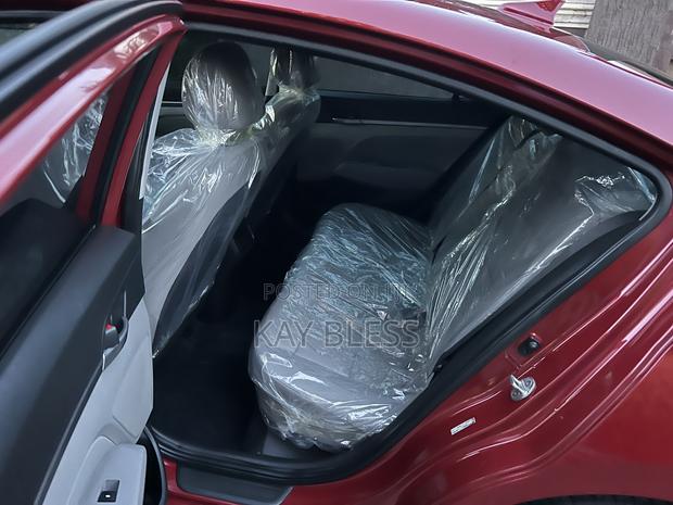 Hyundai Elantra 2017 Red