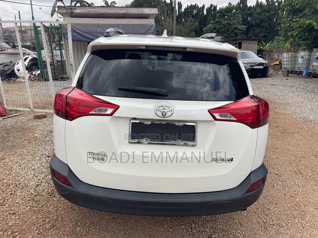 Toyota RAV4 2016 White