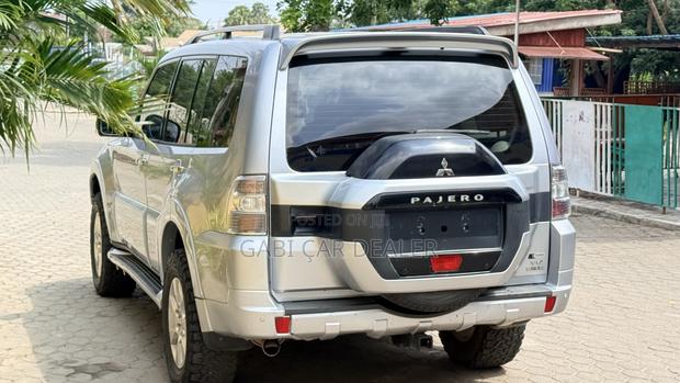 Mitsubishi Pajero 2017 Gray