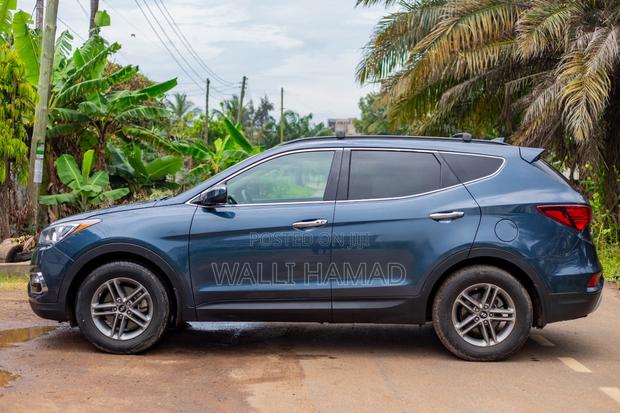 Hyundai Santa Fe SE FWD 2017 Blue