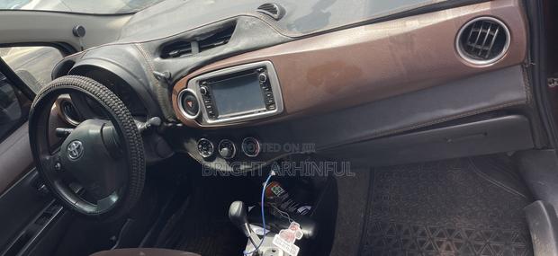 Toyota Vitz 2012 Brown