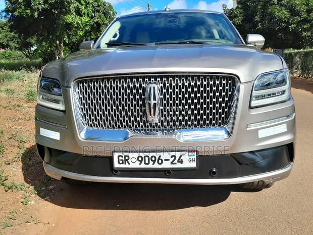 Lincoln Navigator L 2019 Gold