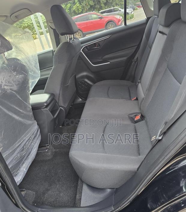 Toyota RAV4 LE AWD 2020 Black