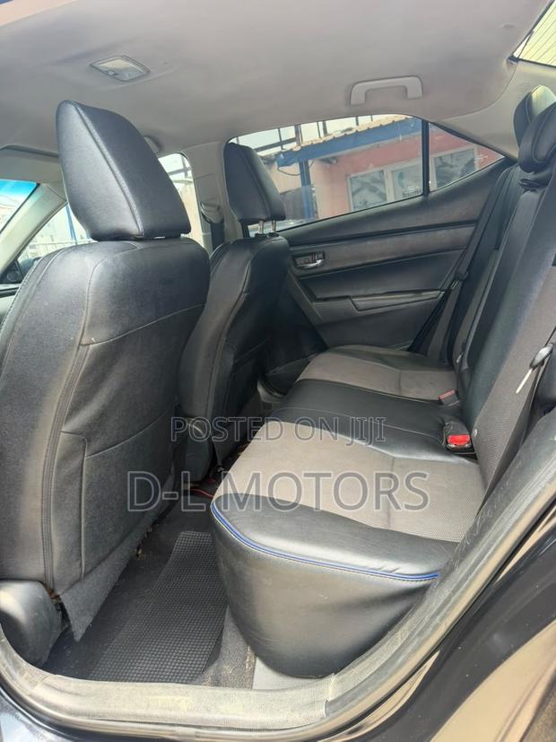 Toyota Corolla SE 4dr Sedan (1.8L 4cyl CVT) 2017 Black