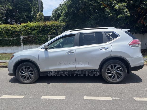 Nissan Rogue SV 4dr SUV AWD (2.5L 4cyl CVT) 2015 Silver
