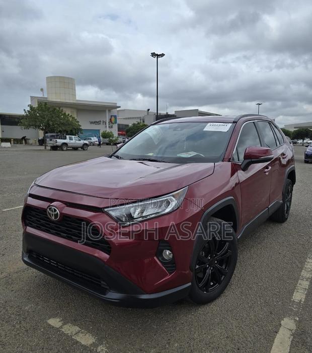 Toyota RAV4 LE AWD 2020 Red