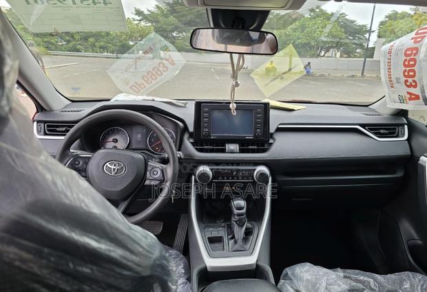 Toyota RAV4 LE AWD 2020 Red