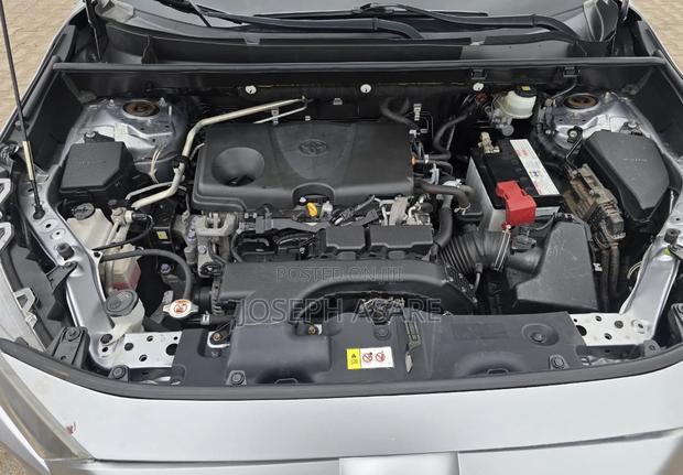 Toyota RAV4 LE AWD 2020