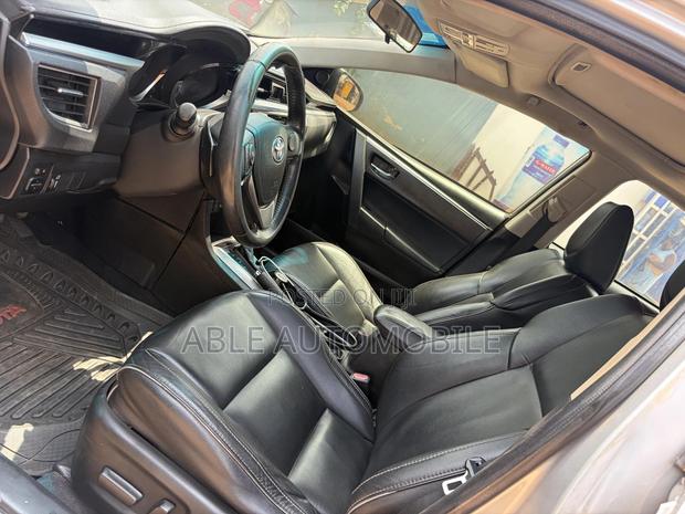 Toyota Corolla S 4dr Sedan (1.8L 4cyl CVT) 2015 Silver