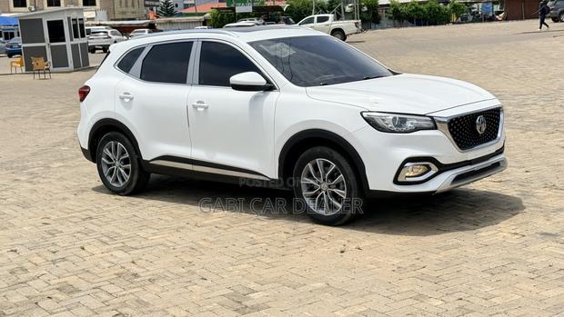 MG HS 20T DCT Deluxe 2019 White