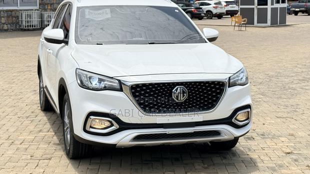 MG HS 20T DCT Deluxe 2019 White