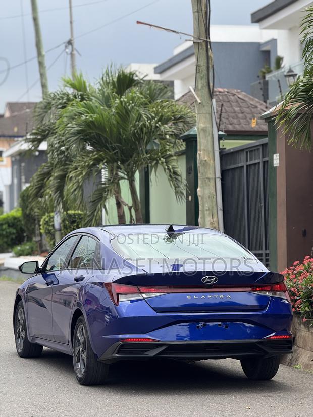 Hyundai Elantra SE 2021 Blue