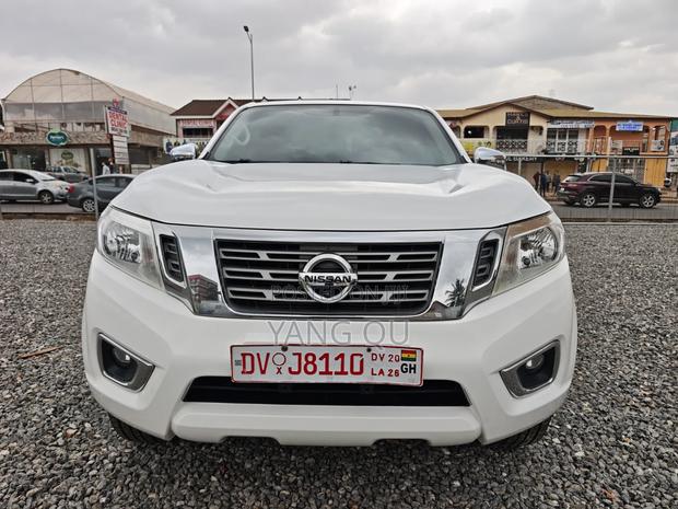 Nissan Navara 2019 White