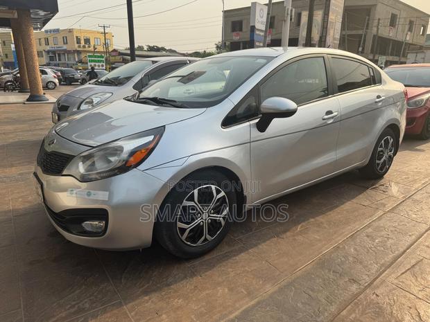 Kia Rio LX 4dr Sedan (1.6L 4cyl 6M) 2013 Silver