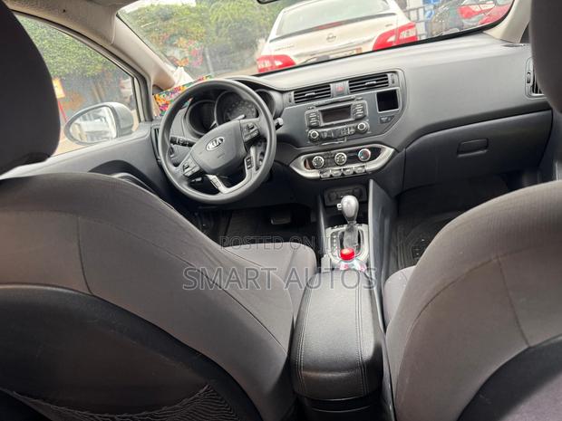 Kia Rio LX 4dr Sedan (1.6L 4cyl 6M) 2013 Silver