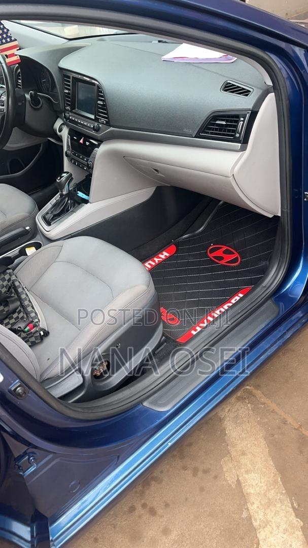 Hyundai Elantra SE Sedan FWD (2.0L 4cyl 6M) 2017 Blue