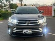 Toyota Highlander LE Plus 2019 Gray for sale