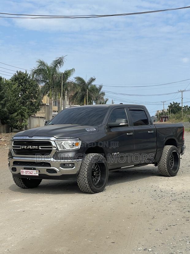 RAM 1500 2019 Black