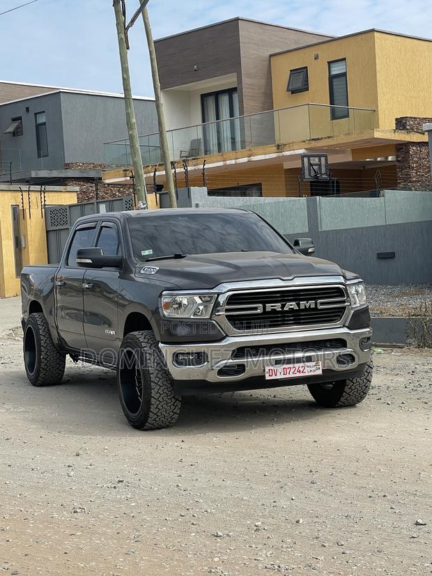 RAM 1500 2019 Black