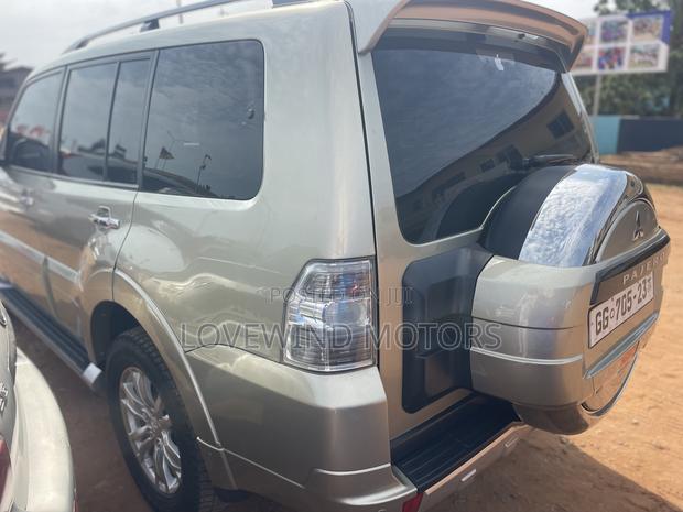 Mitsubishi Pajero 2015 Gray