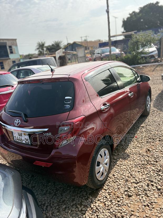 Toyota Vitz 1.3 FWD 5dr 2015 Brown