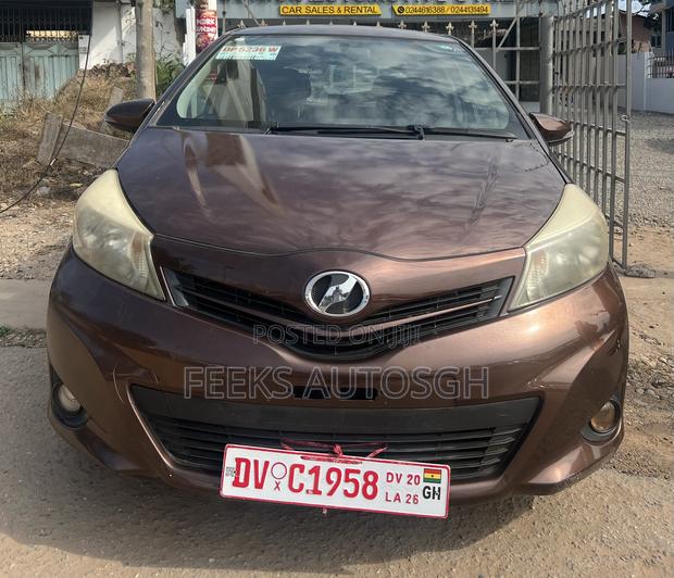 Toyota Vitz 1.3 AWD 3dr 2013 Brown