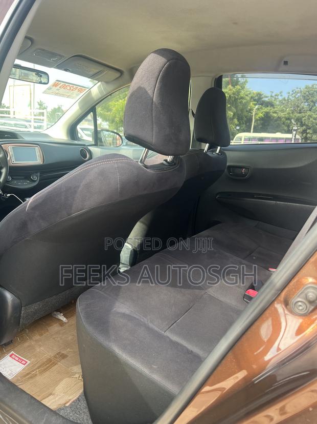 Toyota Vitz 1.3 AWD 3dr 2013 Brown