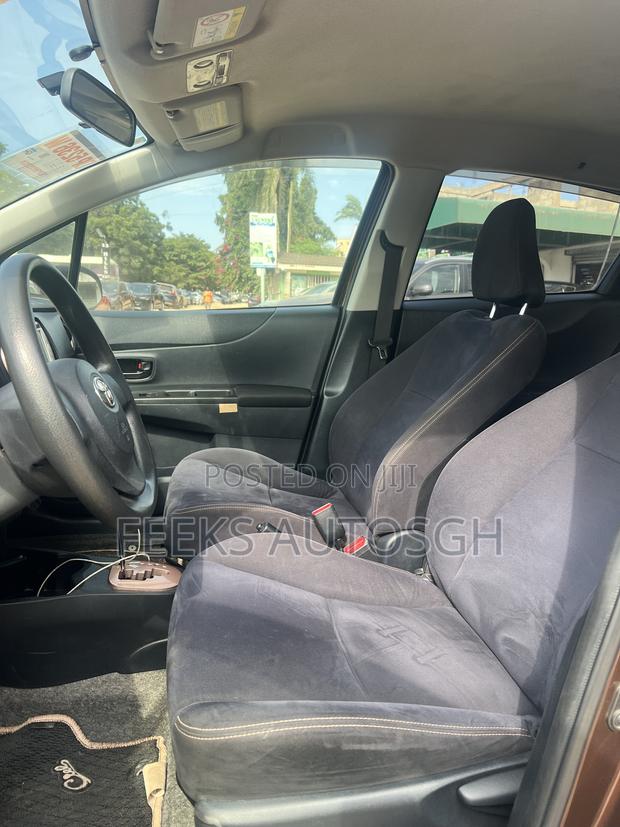 Toyota Vitz 1.3 AWD 3dr 2013 Brown