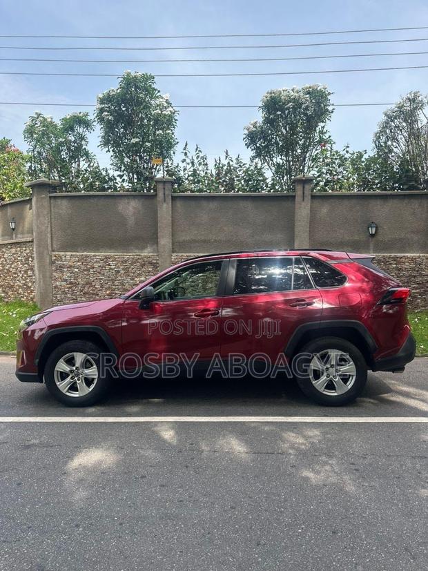 Toyota RAV4 XLE FWD 2020 Red
