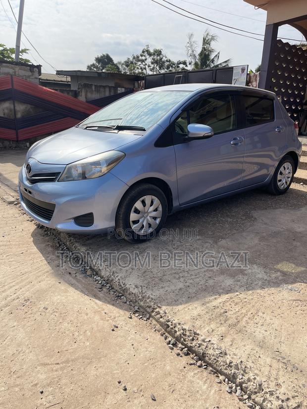 Toyota Vitz 1.3 AWD 5dr 2012 Blue