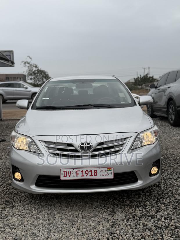 Toyota Corolla LE 4dr Sedan (1.8L 4cyl 4A) 2012 Silver