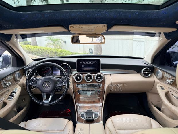 Mercedes-Benz C300 Luxury Sedan RWD (2.0L 4cyl 7A) 2016