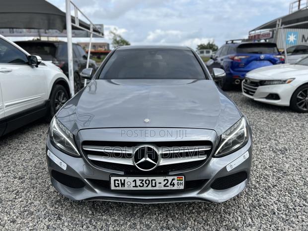 Mercedes-Benz C300 Luxury 4dr AWD 4Matic Sedan (2.0L 4cyl 7A) 2015 Gray