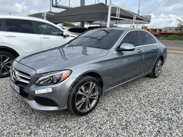 Mercedes-Benz C300 Luxury 4dr AWD 4Matic Sedan (2.0L 4cyl 7A) 2015 Gray