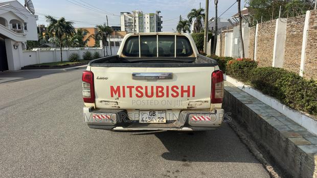 Mitsubishi L200 2022 White