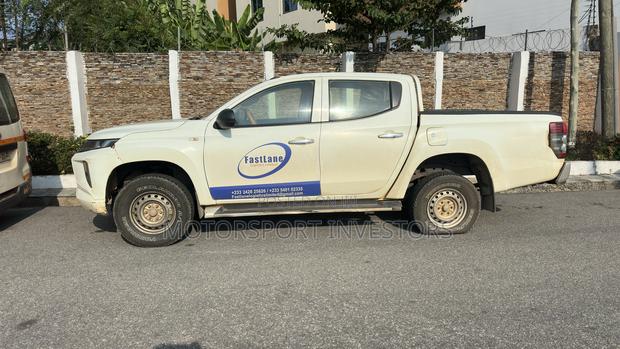 Mitsubishi L200 2022 White