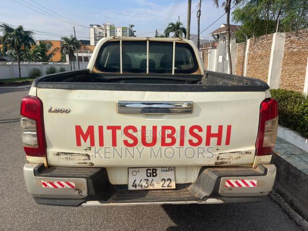 Mitsubishi L200 2022 White