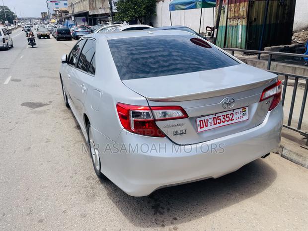 Toyota Camry SE 4dr Sedan (2.5L 4cyl 6A) 2014 Silver
