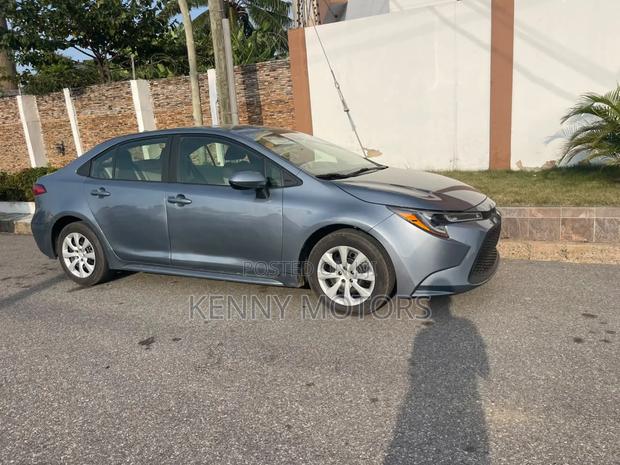 Toyota Corolla LE 2021 Gray